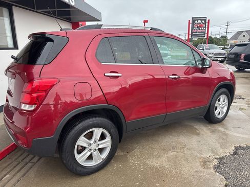 Used 2018 Chevrolet Trax LT w/ LT Convenience Package AWD/4WD image 4