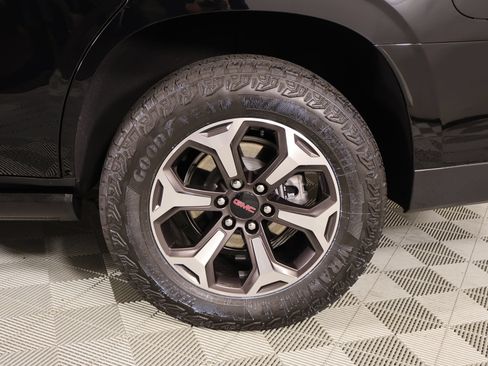 Used 2025 GMC Yukon AT4 Ultimate w/ LPO, Floor Liner Package AWD/4WD image 21