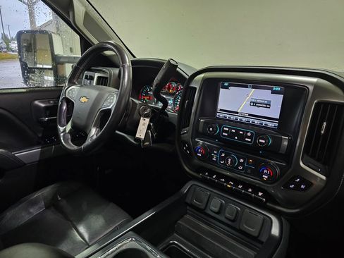 Used 2019 Chevrolet Silverado 3500 LTZ w/ Duramax Plus Package image 30