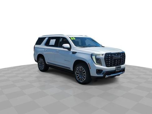 Used 2025 GMC Yukon Denali Ultimate w/ LPO, Floor Liner Package AWD/4WD image 3