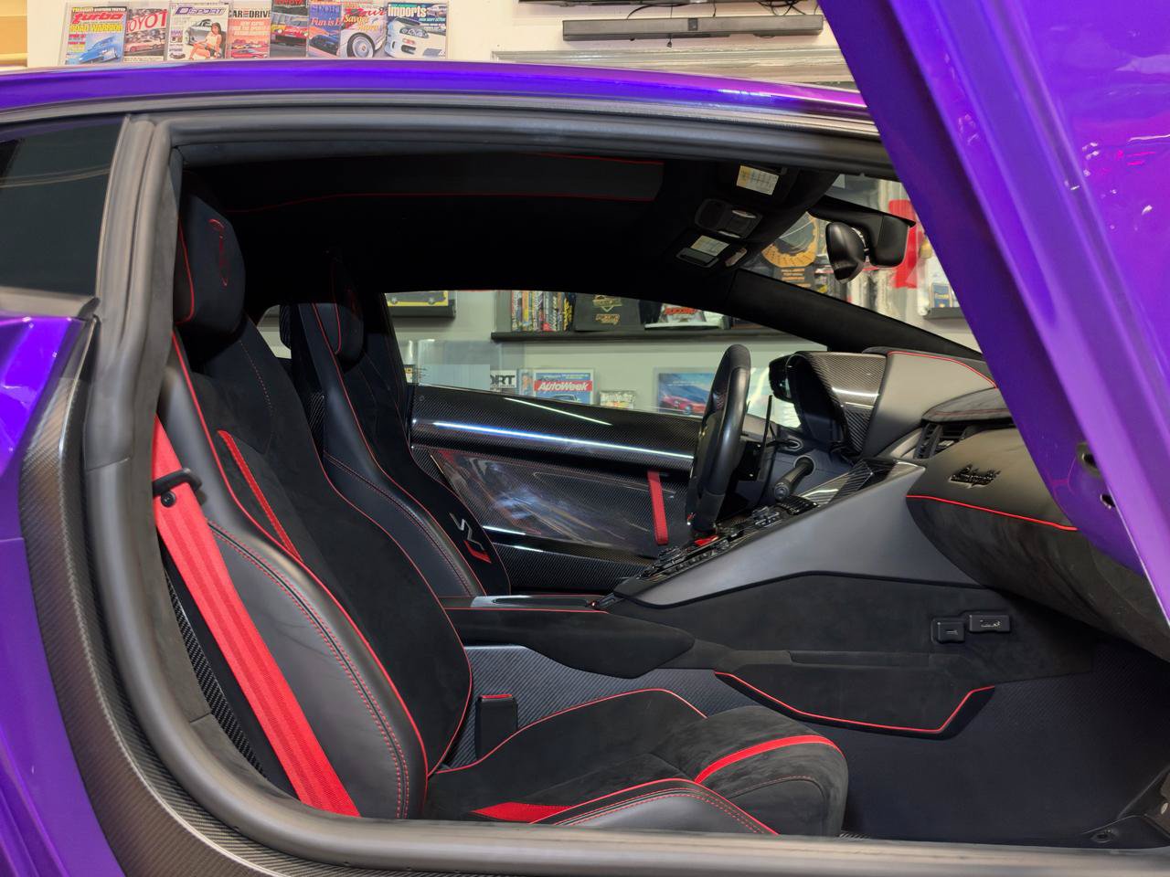 Used 2020 Lamborghini Aventador SVJ AWD/4WD image 32