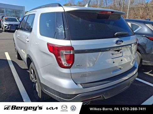 Used 2018 Ford Explorer XLT w/ Equipment Group 202A image 7