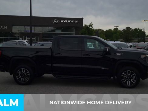 Used 2023 GMC Sierra 1500 AT4 w/ AT4 Premium Package AWD/4WD image 4