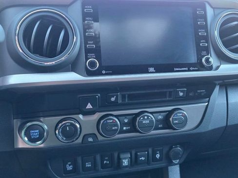 Used 2022 Toyota Tacoma Limited image 25