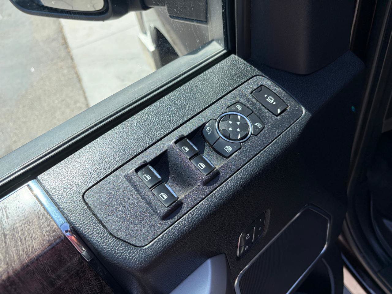 Used 2019 Ford F250 Lariat w/ Lariat Ultimate Package AWD/4WD image 10