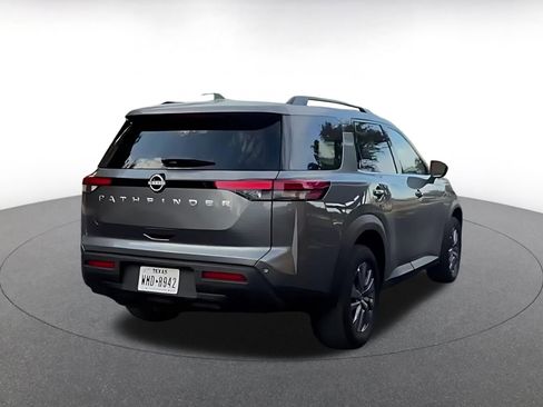 Used 2025 Nissan Pathfinder SV image 11