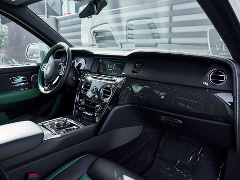 Used 2023 Rolls-Royce Cullinan Black Badge w/ Driver's Package image 46