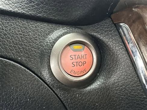 Used 2013 Nissan Sentra SL w/ Premium Pkg image 11