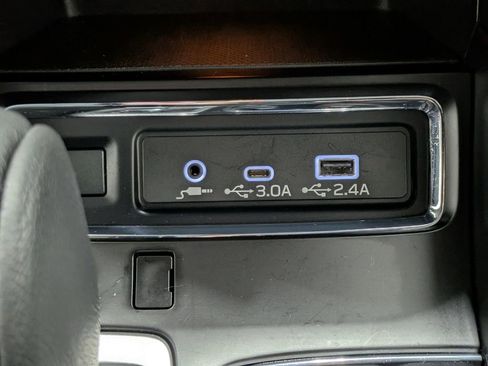Used 2024 Subaru Ascent Premium AWD/4WD image 7