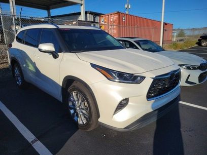 Used 2021 Toyota Highlander Limited