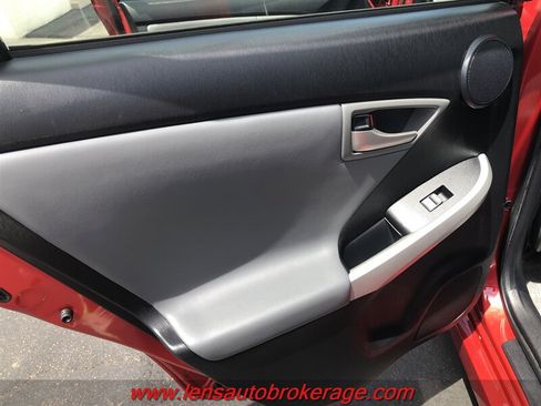 Used 2013 Toyota Prius Four w/ Deluxe Solar Roof Pkg FWD image 16