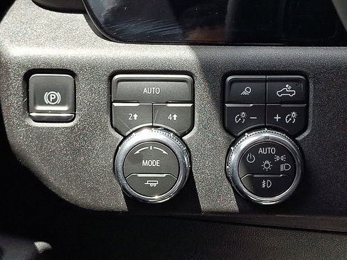 Used 2026 GMC Sierra 1500 SLT AWD/4WD image 22