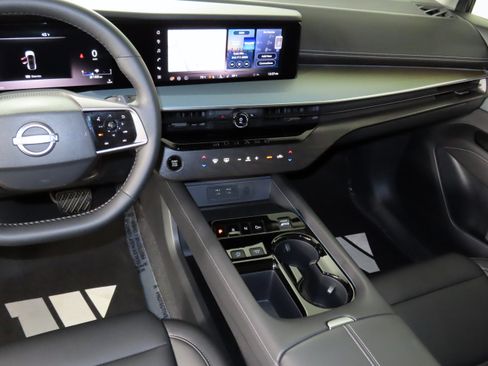 Used 2025 Nissan Murano SL image 40