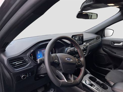 Used 2025 Ford Escape ST-Line image 7