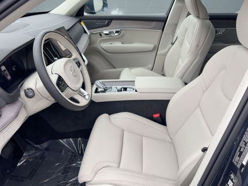 New 2026 Volvo XC90 T8 Ultra w/ Protection Package Premier image 5