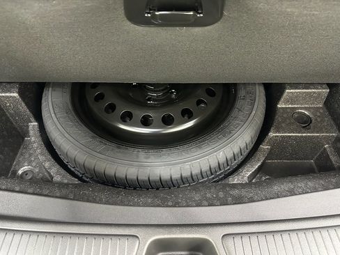 Certified 2023 Buick Envision Avenir image 35