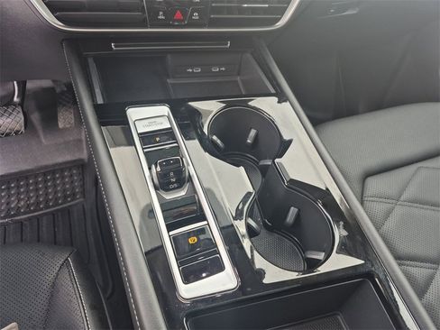 Used 2024 Volkswagen Atlas SE image 26