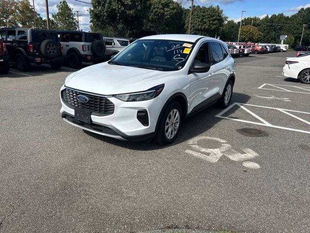 Used 2023 Ford Escape Active AWD/4WD image 3