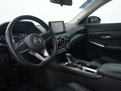 Used 2022 Nissan Sentra SR w/ SR Premium Package image 22