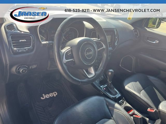 Used 2018 Jeep Compass Limited w/ Navigation Group AWD/4WD image 11
