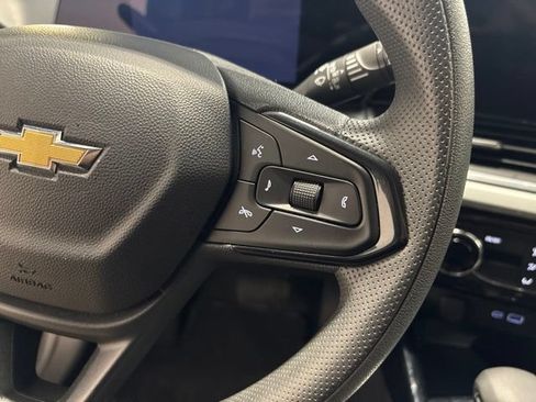 Used 2025 Chevrolet Trax LT FWD image 15