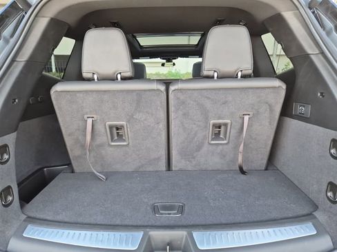 New 2025 Cadillac XT6 Luxury image 12