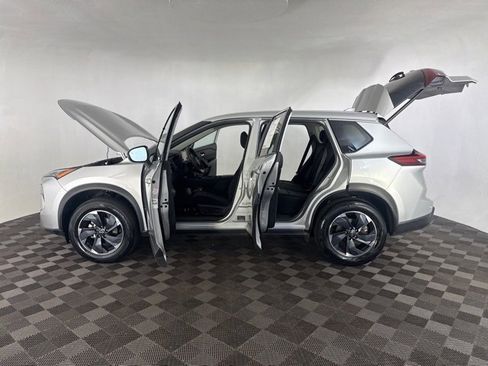 Certified 2024 Nissan Rogue SV image 15