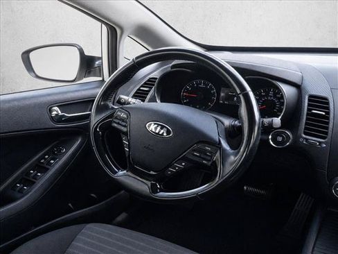 Used 2018 Kia Forte S w/ S Technology Plus Package FWD image 24