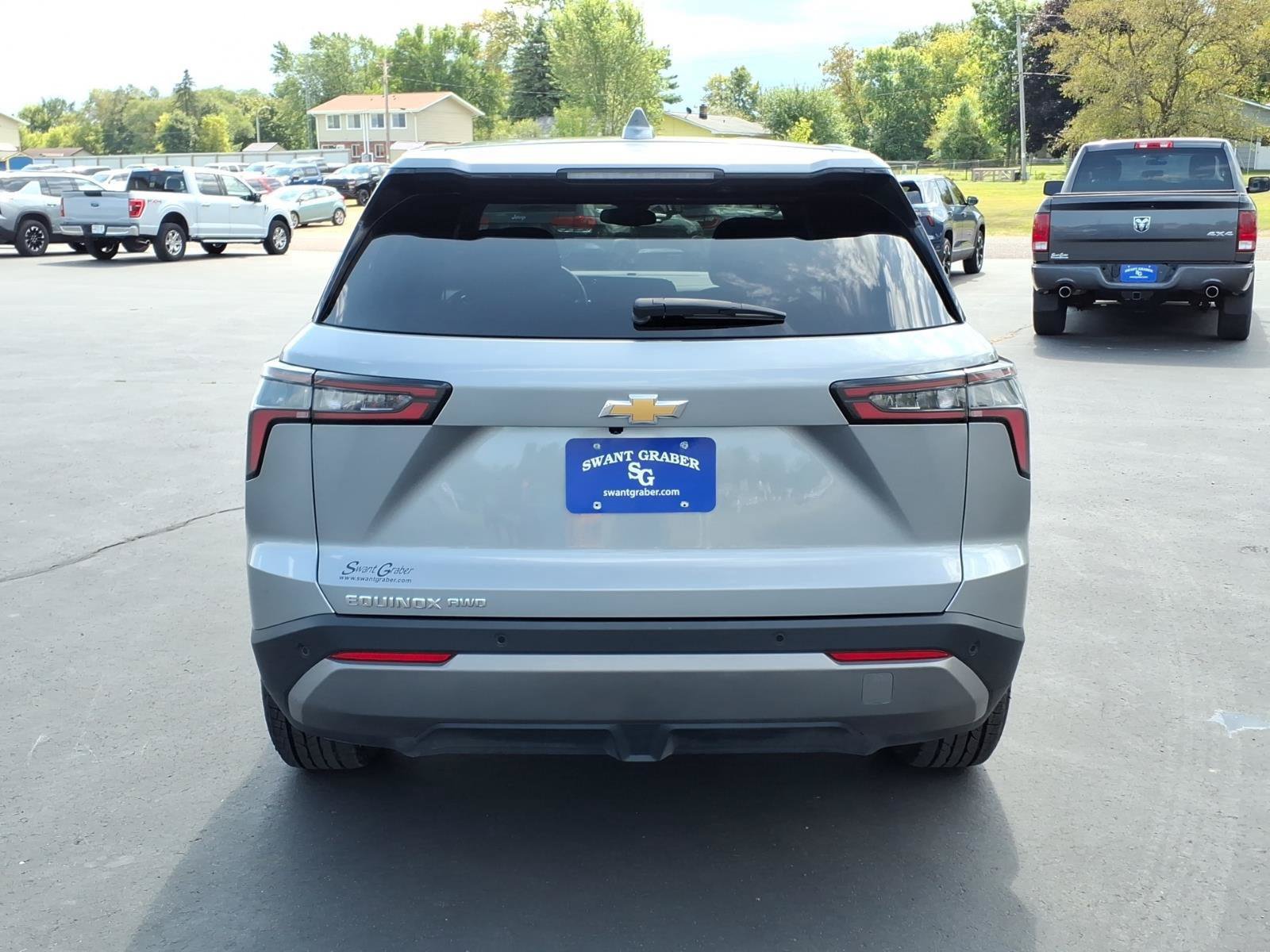 Used 2026 Chevrolet Equinox LT AWD/4WD image 5