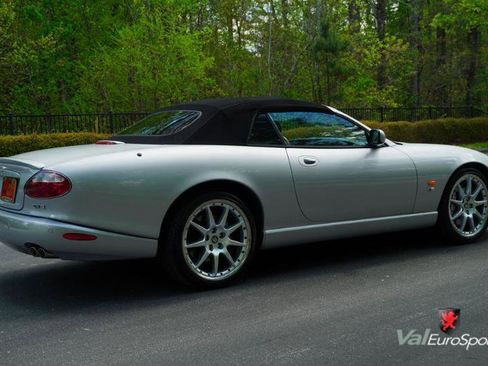 Used 2005 Jaguar XK8 Convertible image 25