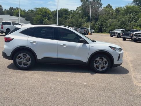 Used 2025 Ford Escape ST-Line FWD image 9