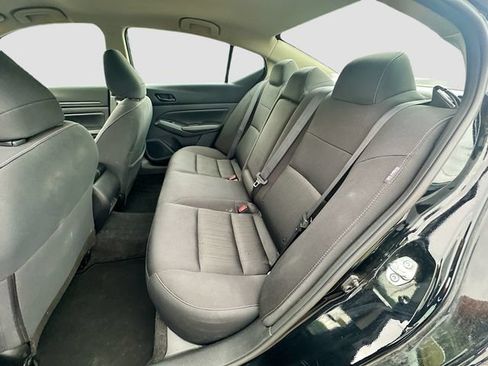 Used 2024 Nissan Altima 2.5 SV FWD image 23