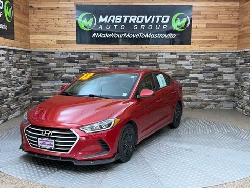 Used 2018 Hyundai Elantra SE FWD image 4