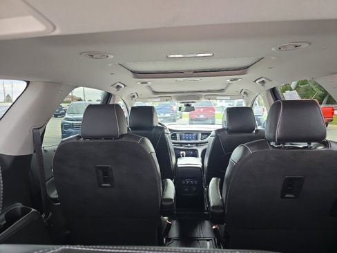 Used 2021 Buick Enclave Avenir w/ Avenir Technology Package image 30