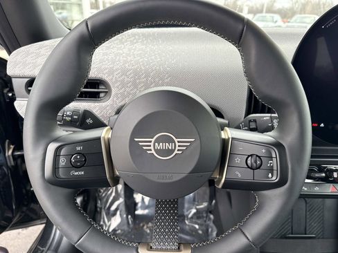 Certified 2025 MINI Cooper S FWD image 22