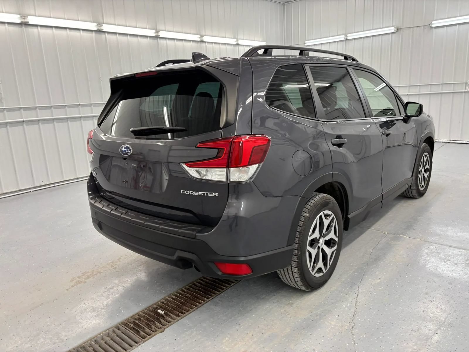 Used 2023 Subaru Forester Premium AWD/4WD image 6