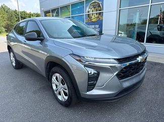 Used 2025 Chevrolet Trax LS w/ Driver Confidence Package FWD video 1