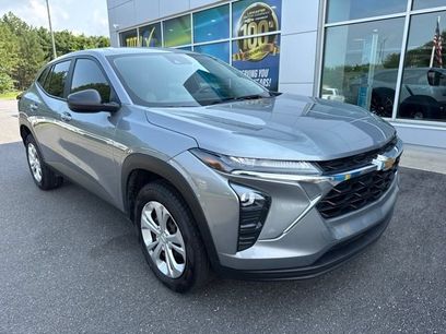 Used 2025 Chevrolet Trax LS w/ Driver Confidence Package