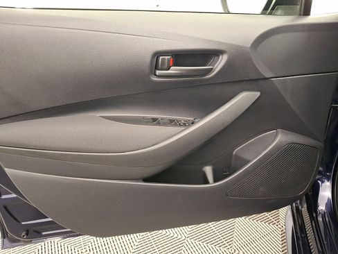 Used 2024 Toyota Corolla LE w/ LE Convenience Package FWD image 2