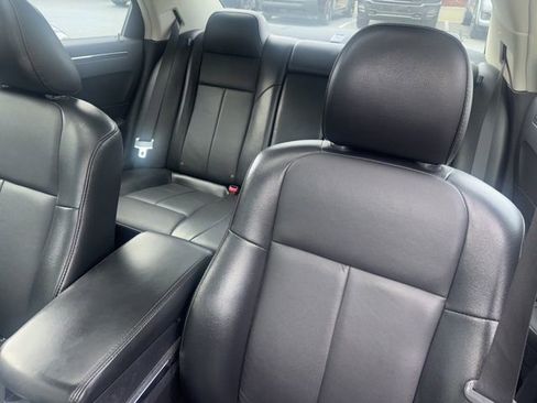 Used 2010 Chrysler 300 Touring image 25