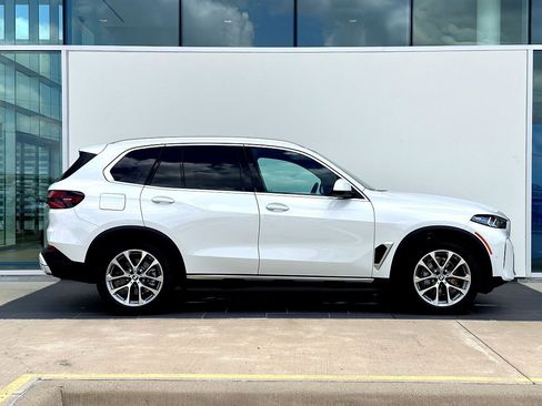 New 2026 BMW X5 xDrive40i image 3