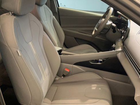 Used 2022 Hyundai Elantra SEL w/ Convenience + Premium Package image 47