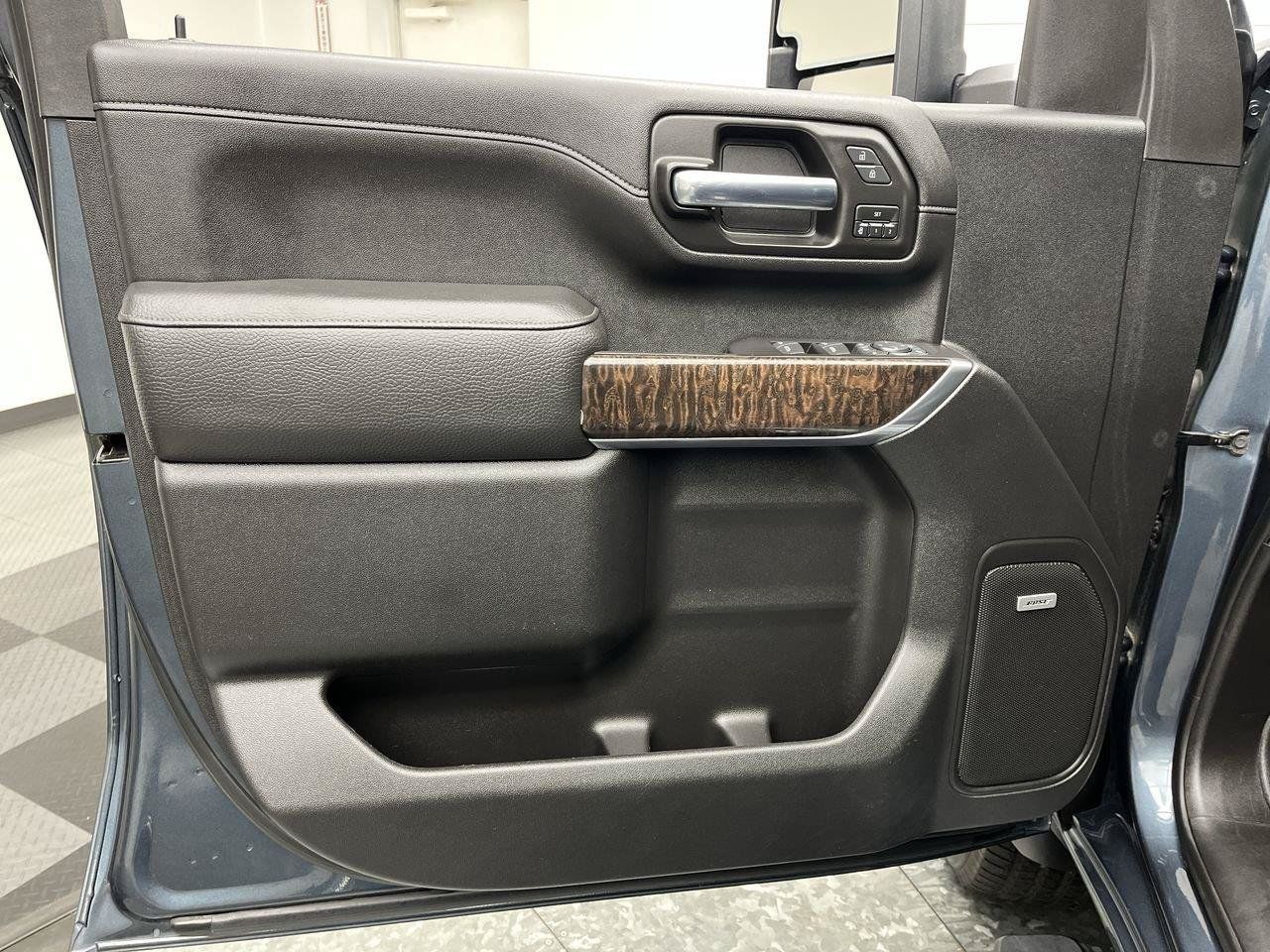 Used 2020 GMC Sierra 2500 Denali w/ Denali Ultimate Package AWD/4WD image 10