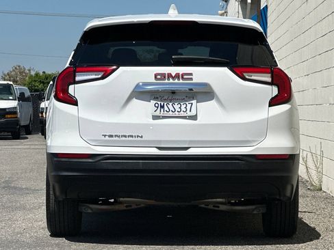 Used 2024 GMC Terrain SLE FWD image 5