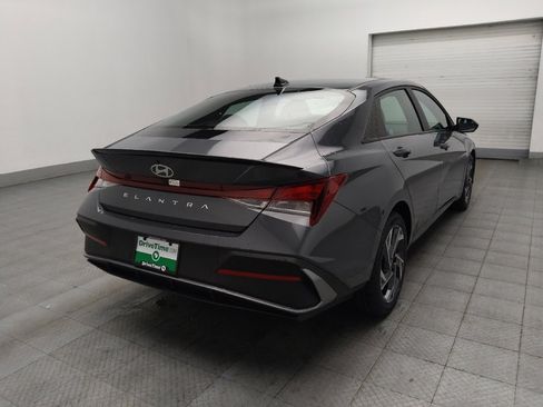 Used 2025 Hyundai Elantra Sport image 9