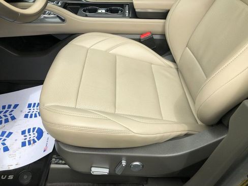 Used 2024 Lincoln Nautilus Premier w/ Equipment Group 102A image 18