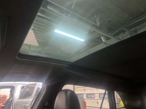 Used 2020 Volkswagen Atlas Cross Sport SEL image 17