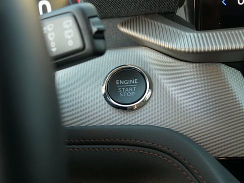 Used 2025 Ford Explorer Active w/ Active Comfort Package image 18