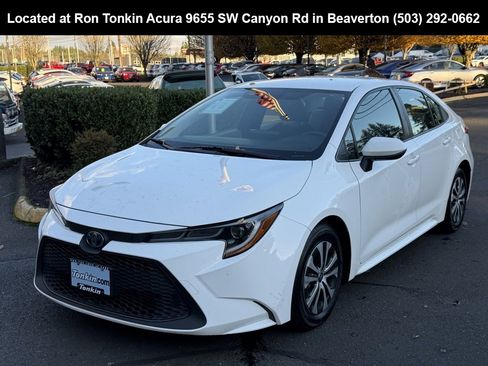 Used 2022 Toyota Corolla LE image 4