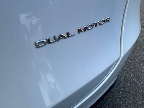 Used 2022 Tesla Model Y Long Range AWD/4WD image 12